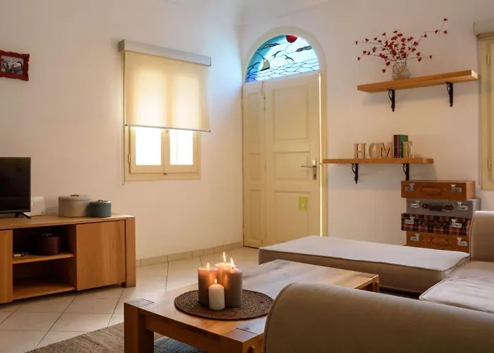 Suite Home Santorini